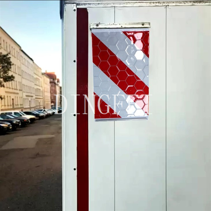 Reflective Warning Flags For Truck Tail Lift